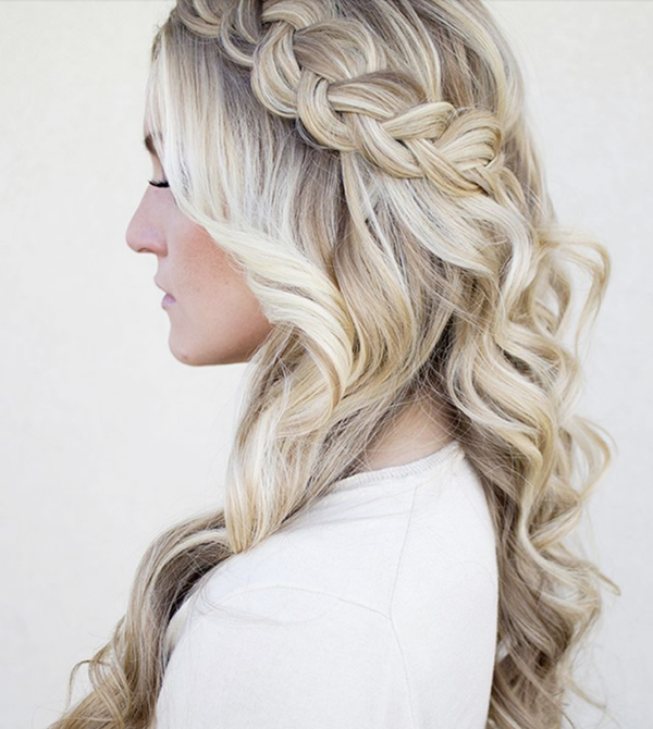 Stylish Hairstyles For Wavy Hair